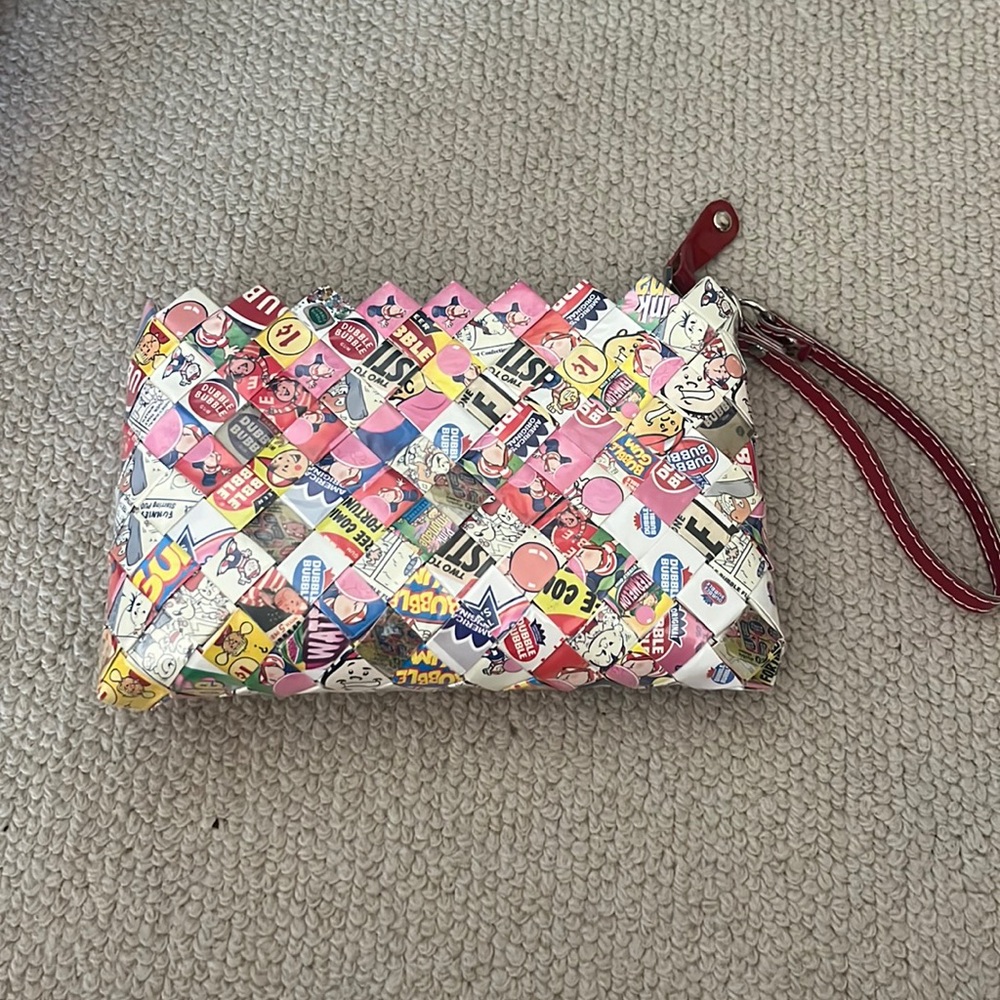 Clutch Woven Gumwrappers